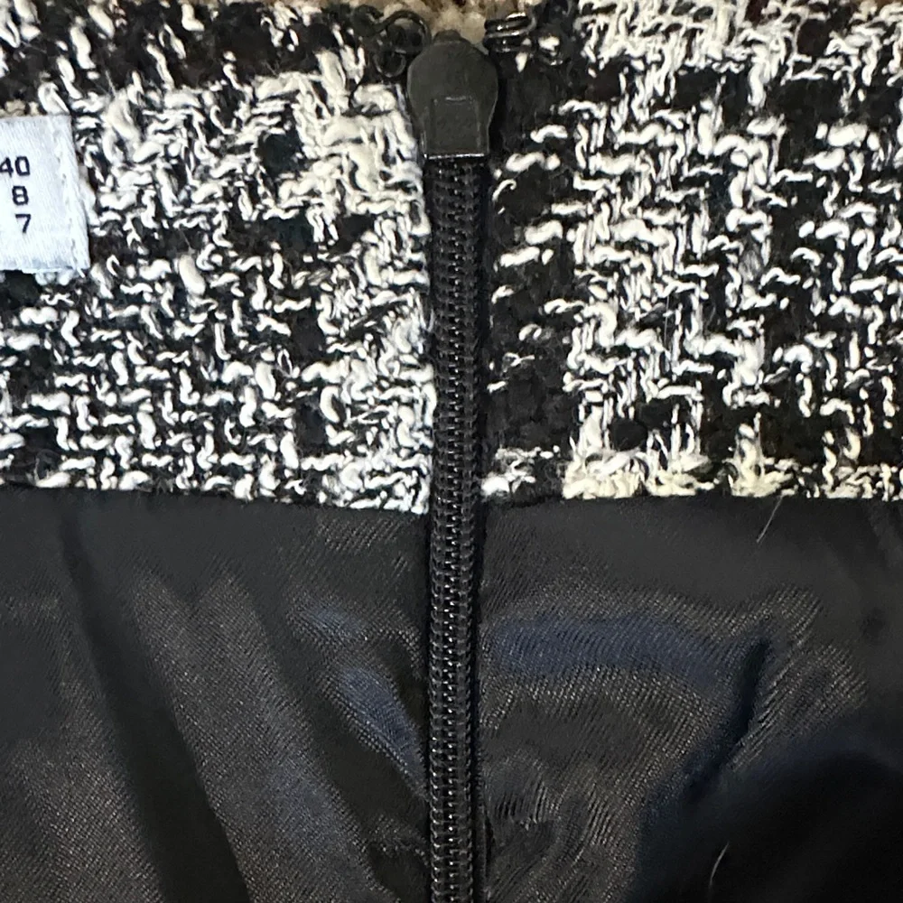 Chic Plaid Mini Skirt in Black and White Lined EUC - Picture 5 of 6